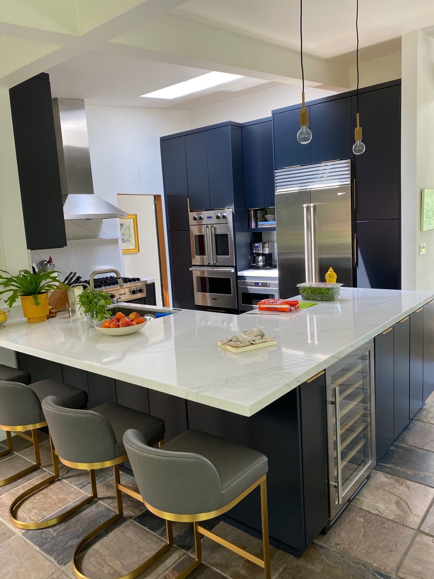 Kitchen Remodel or Cabinet Painting? How to Get a New Kitchen Without Starting From Scratch